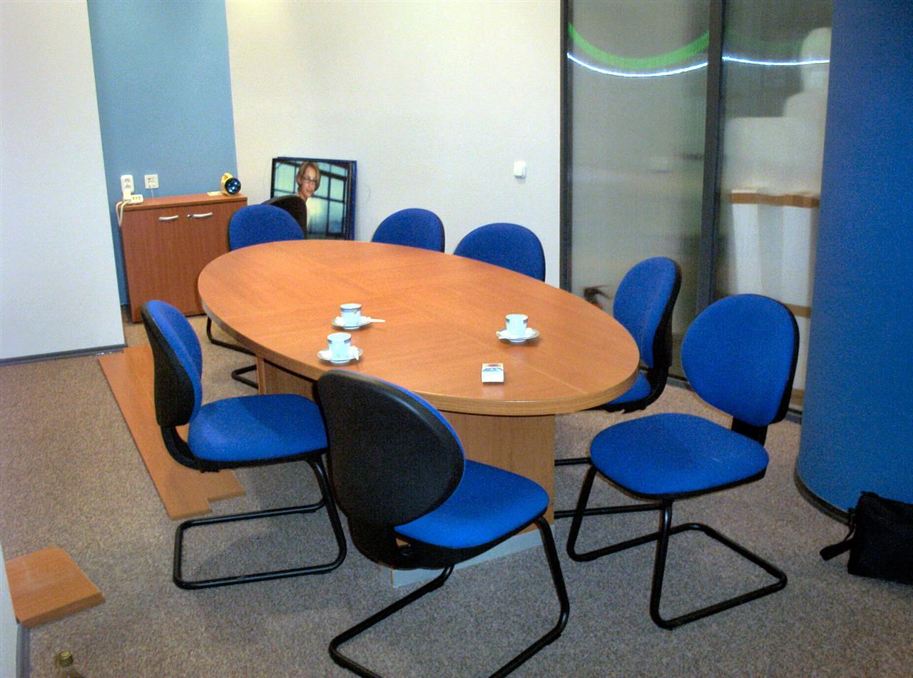 Poza masa consiliu, elipsa, pal, cires - bcm031128 [1]