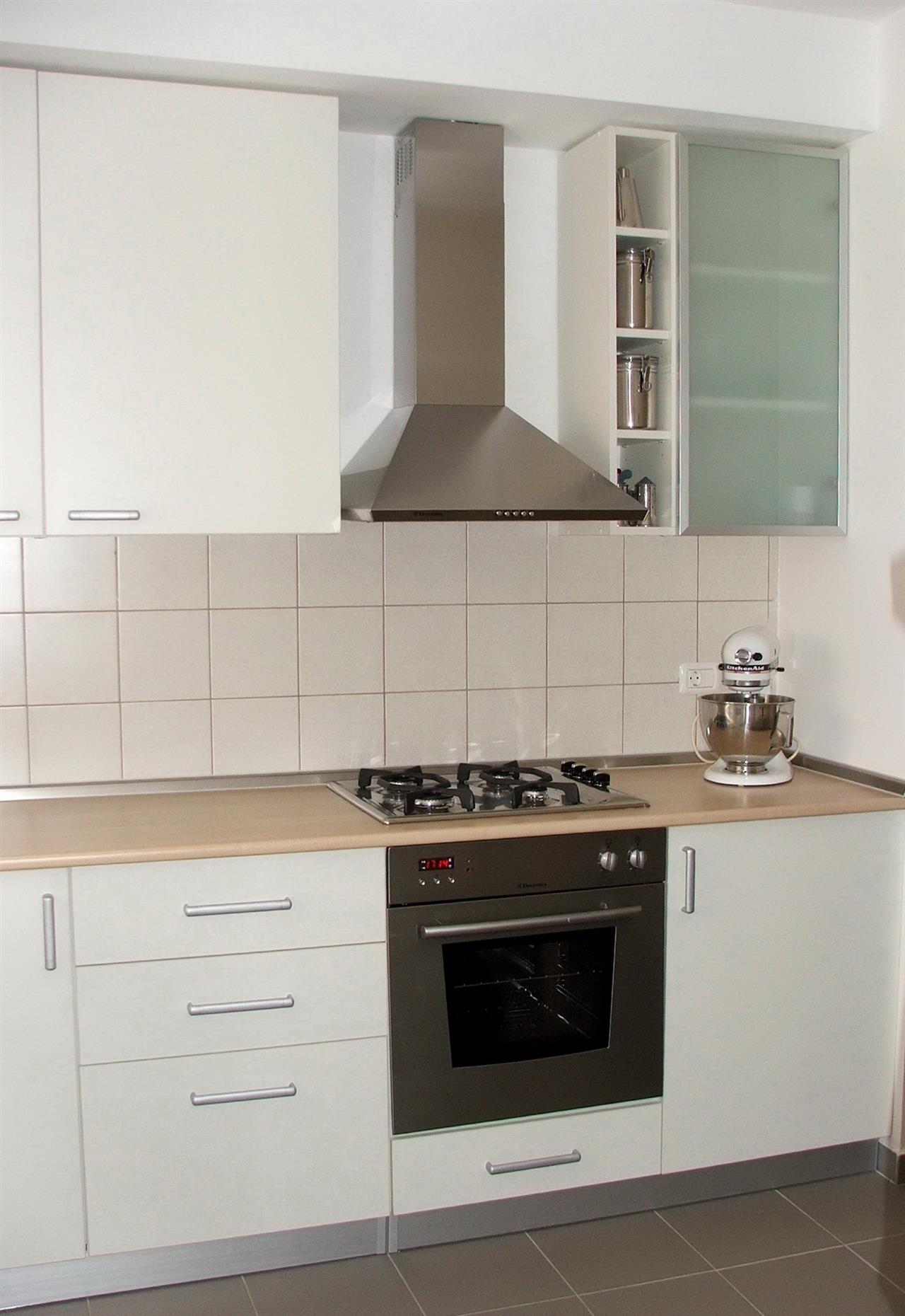 Poza Bucatarie liniara, pal, blat, geam sablat, alb, rama aluminiu - cbc060907 [1]