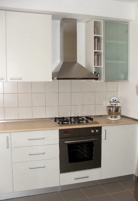 Poza Bucatarie liniara, pal, blat, geam sablat, alb, rama aluminiu - cbc060907 [1]