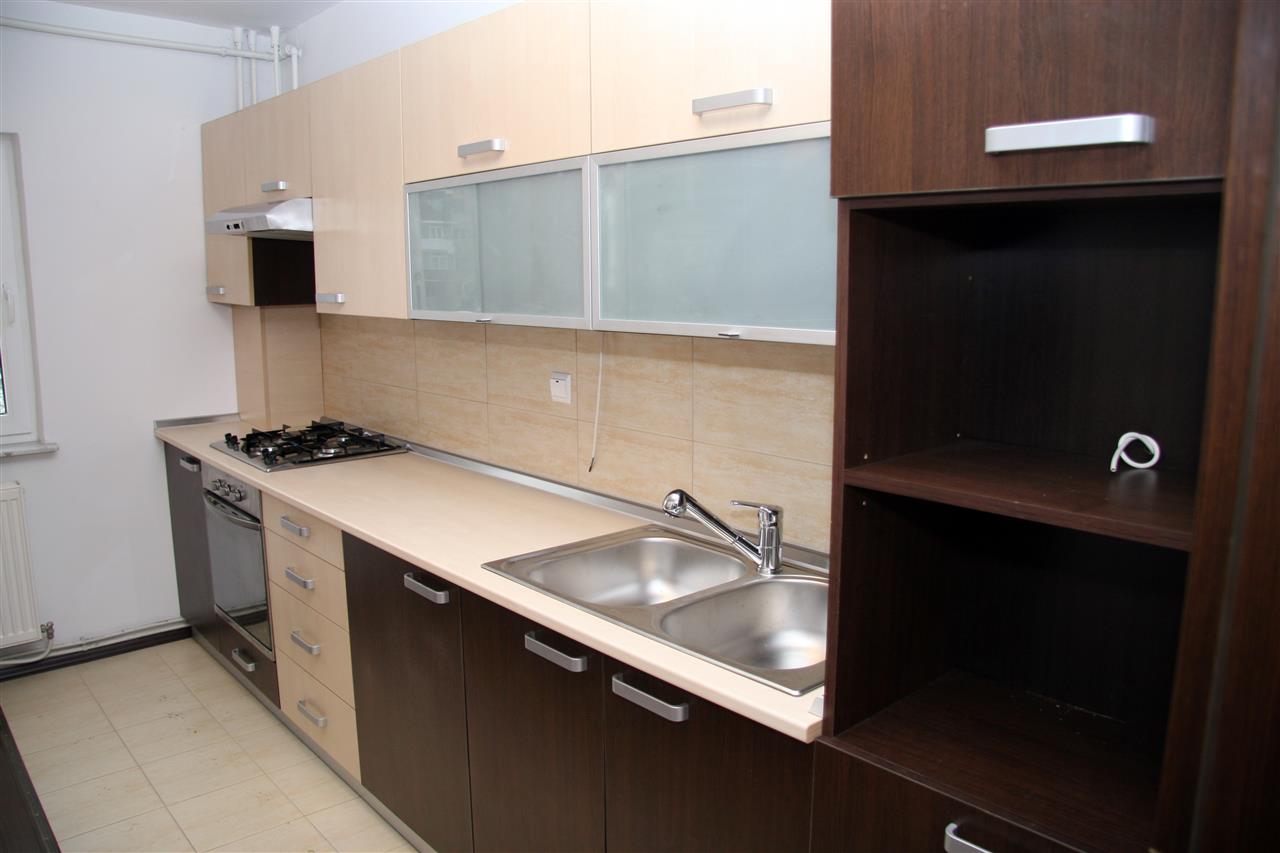 Poza Bucatarie liniara, pal, blat, geam sablat, ciocolata, mesteacan alb, rama aluminiu - cbc080210 [1]