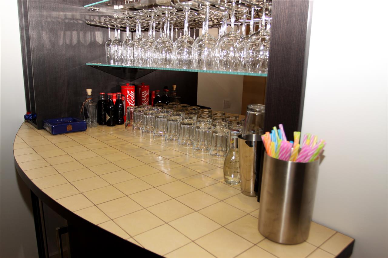 Poza Bar pal, geam - cbr160320 [3]