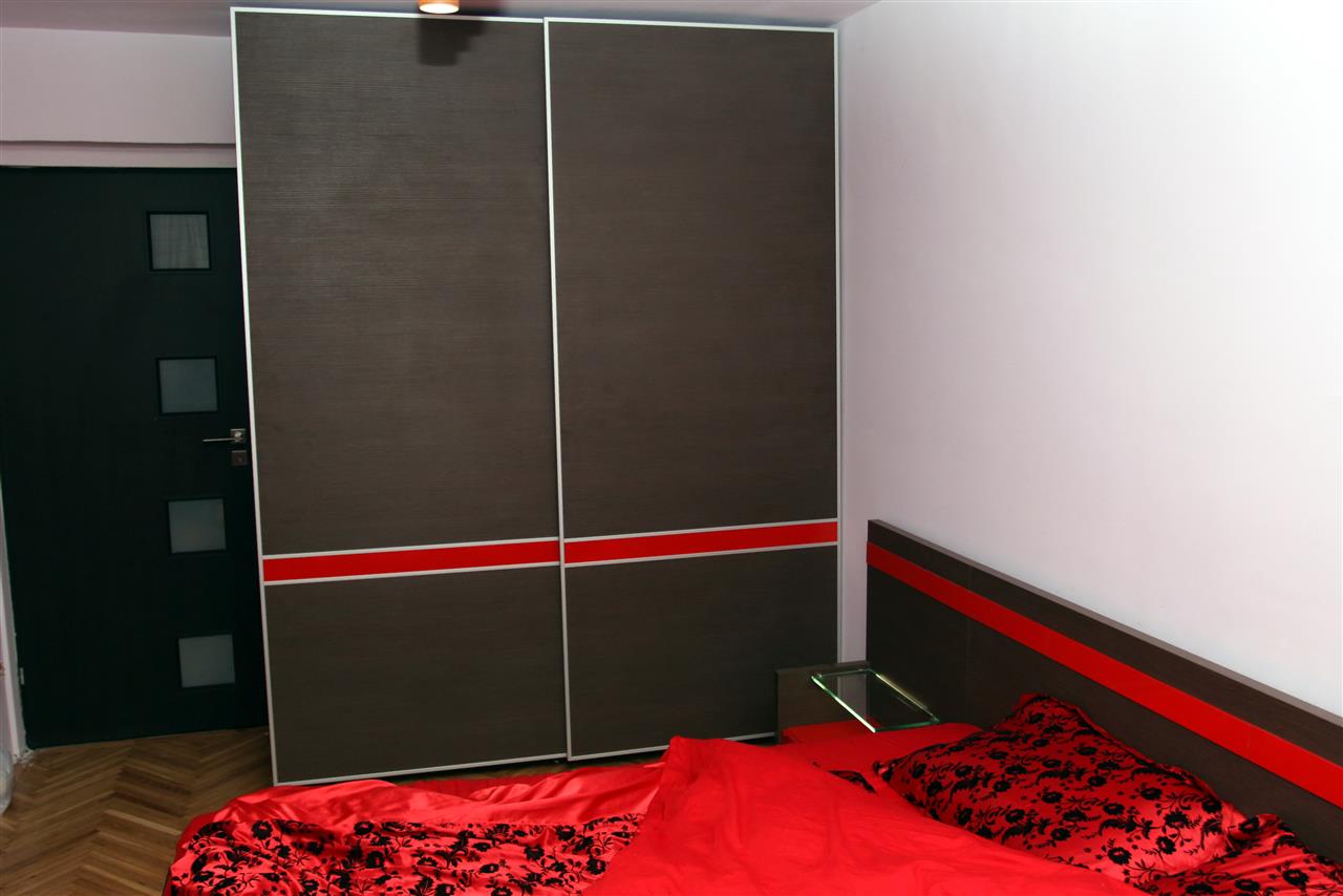 Poza dressing usi glisante + pat, pal/pal lucios, woodline mocca, rosu, rama aluminiu - cdr090418 [2]