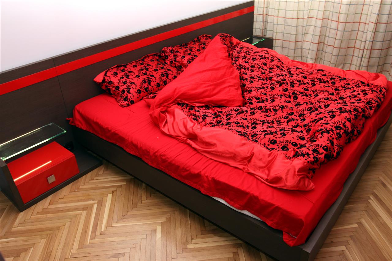 Poza dressing usi glisante + pat, pal/pal lucios, woodline mocca, rosu, rama aluminiu - cdr090418 [5]