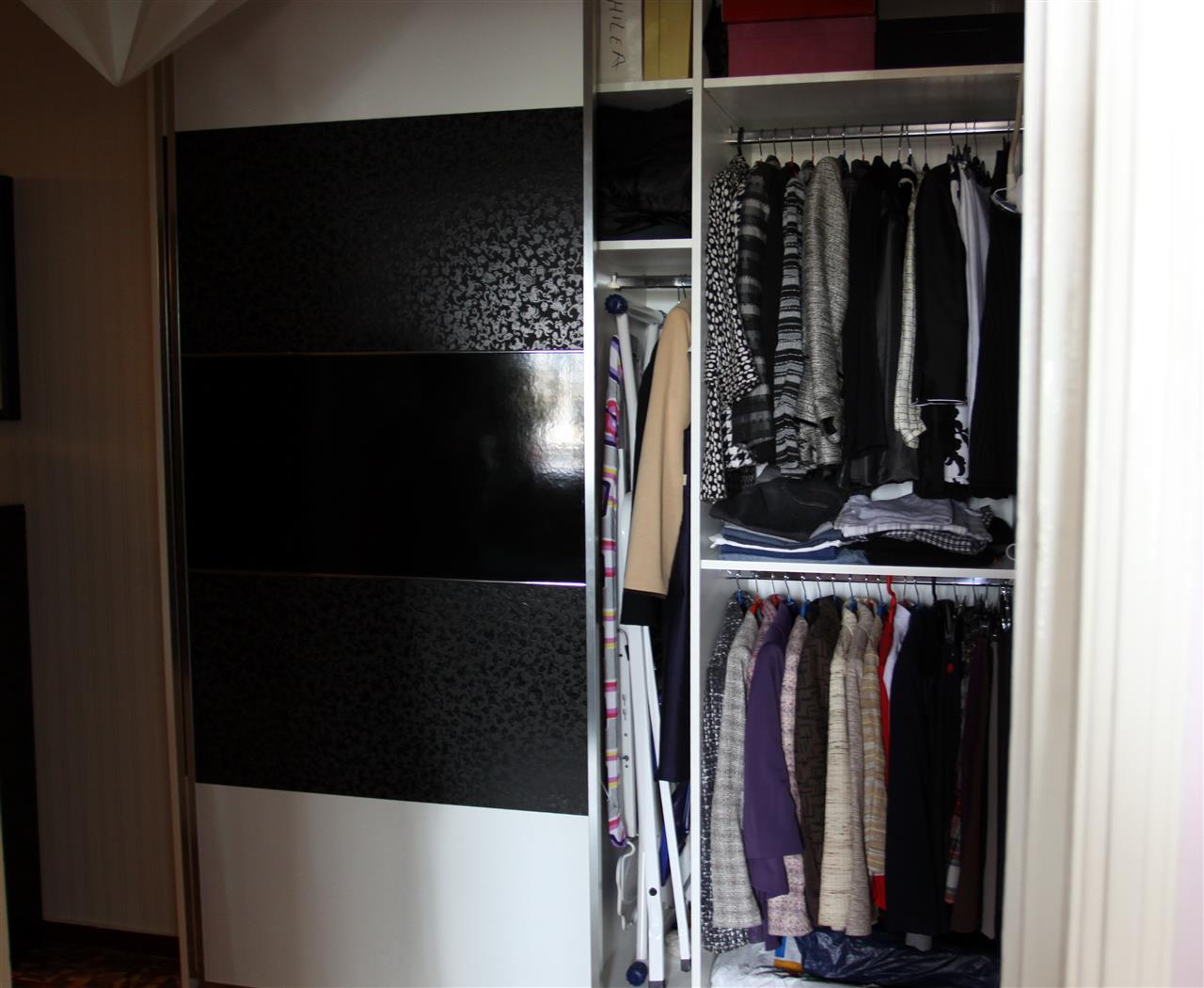 Poza dressing usi glisante, pal, geam vopsit, piele, alb, negru, rama aluminiu - chl090512 [5]