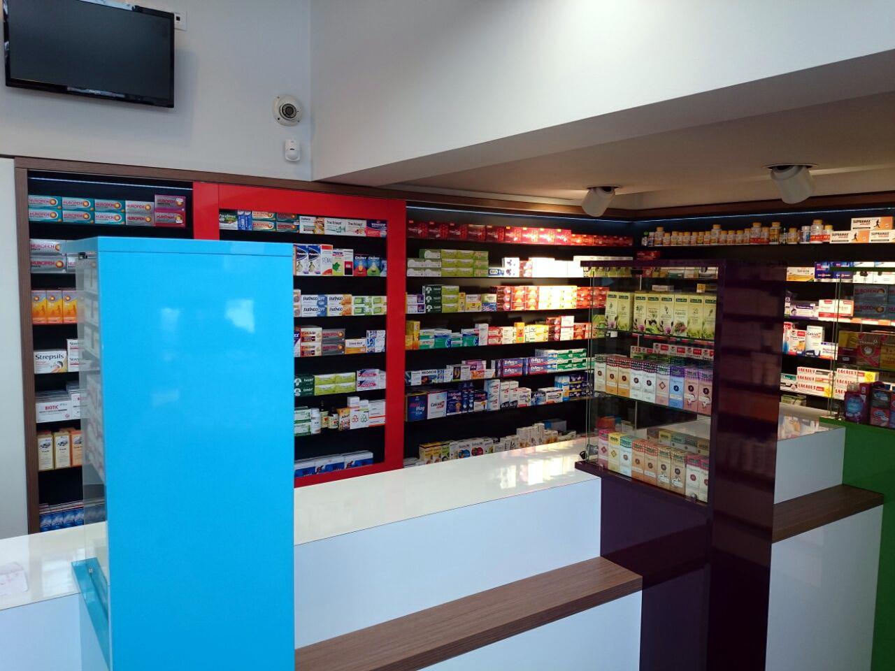 Poza Farmacie expunere, pal/pal lucios, hpl, geam, alb, agora deschis, colorat uni - mrf141114 [1]