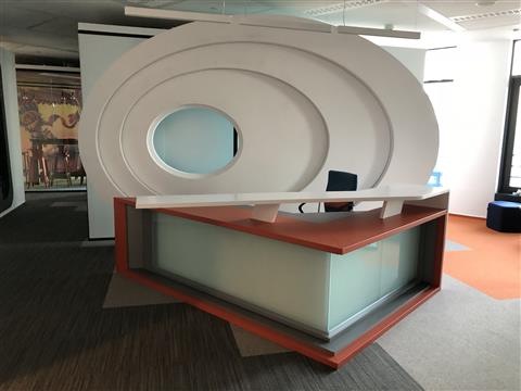 Poza Receptie unghi, pal, mdf vopsit mat, geam sablat, rosu, alb - orc180415 [1]