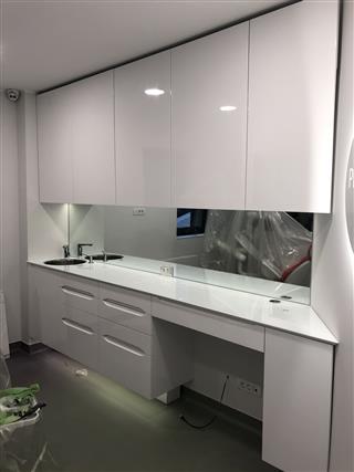 Poza cabinet stomatologic, mdf vopsit lucios, geam vopsit, alb - san190814 [1]